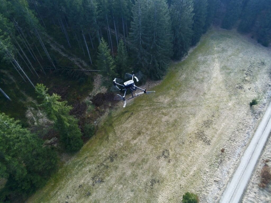 Anafi Thermal Drohne am Airlabs Testgelände LO-R 11 Frauschereck